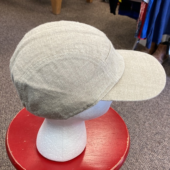 Gap 100% Linen Cap - Picture 5 of 7